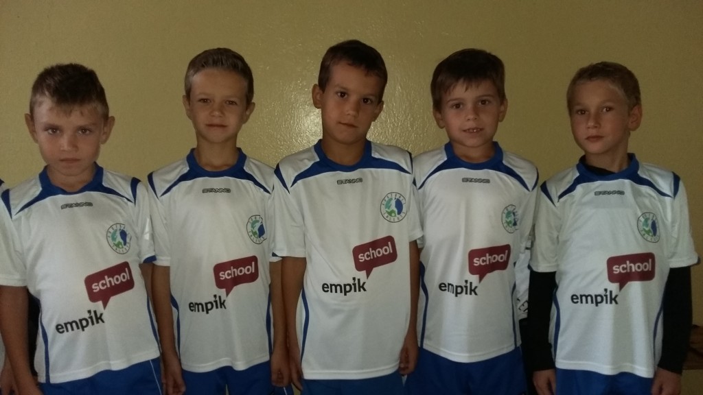 Empik School na koszulkach Football Talents